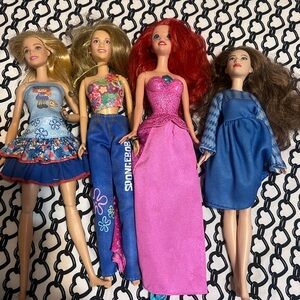 🎉5 for $10 Ariel, Vanessa & Friends .Set of 4 dolls SOLD